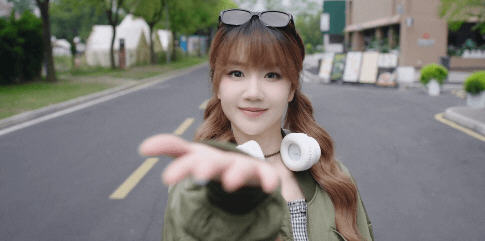 在美丽的囚笼中追逐梦想【对不起！我把美女包围了！ STEAM官方中文语音版 真人影视互动游啊戏】